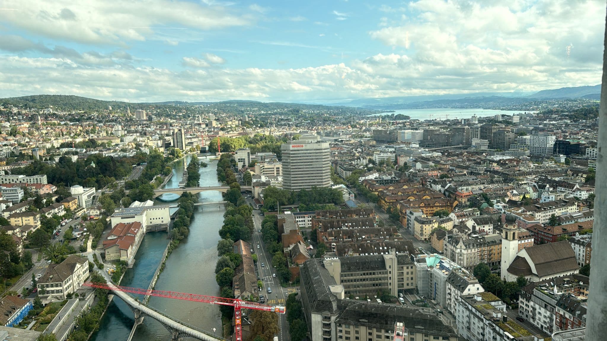 1726041543400_cf2d467824