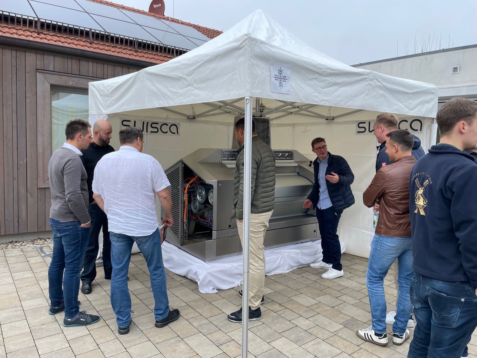 1730121921970_d65e5d437f